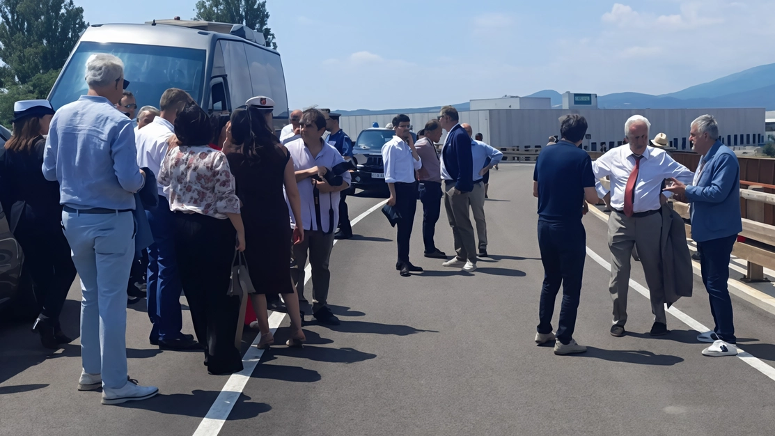 Da un mese e mezzo esatto, dopo l’inaugurazione alla quale ha preso parte anche il governatore Giani, a Sansepolcro è realtà il secondo attraversamento sul fiume Tevere. I benefici effetti sulla mobilità cittadina sono evidenti Da un mese e mezzo esatto, dopo l’inaugurazione alla quale ha preso parte anche il governatore Giani, a Sansepolcro è realtà il secondo attraversamento sul fiume Tevere. I benefici effetti sulla mobilità cittadina sono evidenti