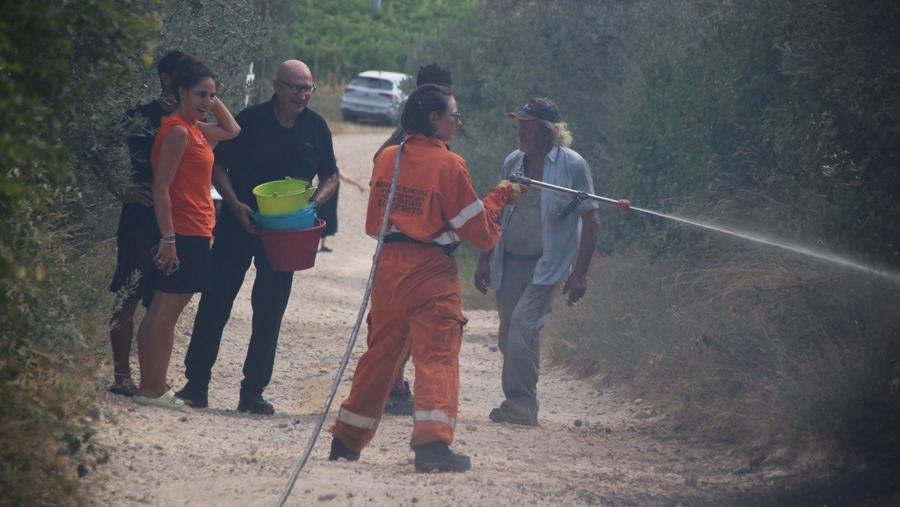 Incendio a San Casciano, a fuoco un’oliveta. Famiglia lancia l’allarme ed evita il peggio Incendio a San Casciano, a fuoco un’oliveta. Famiglia lancia l’allarme ed evita il peggio