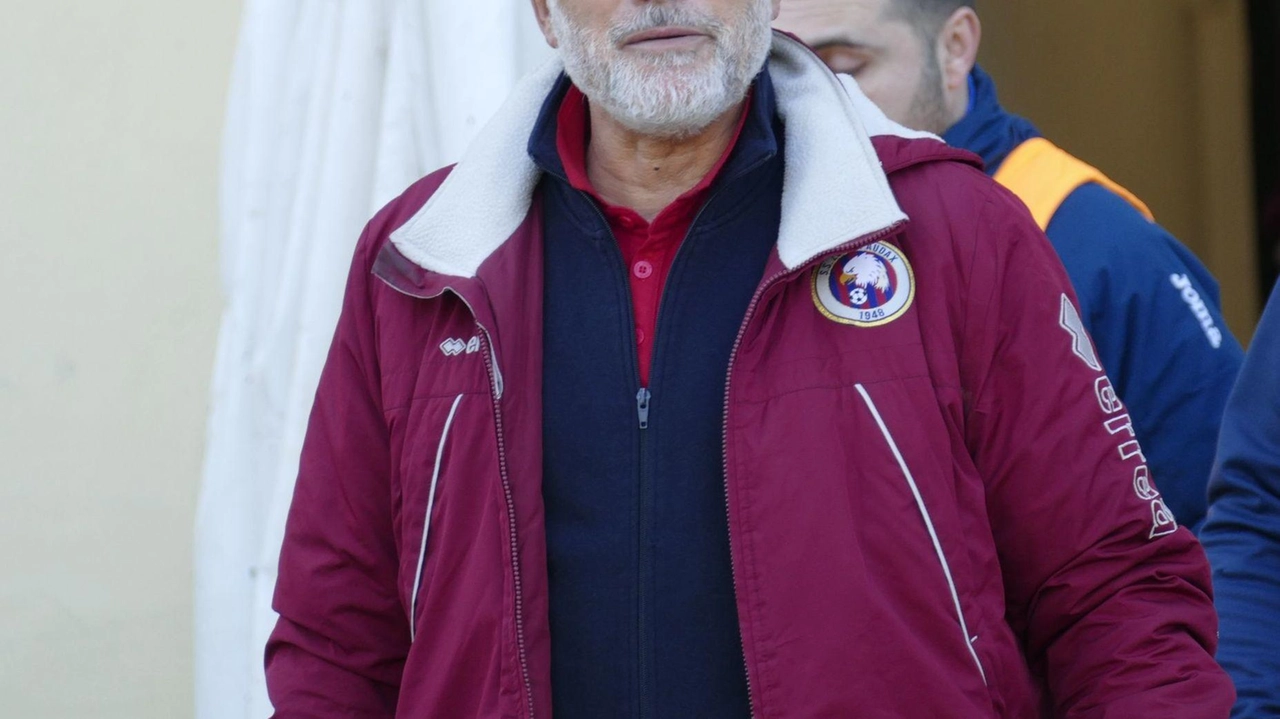 Simone settesoldi, allenatore della Zenith Prato. Oggi la squadra sarà impegnata nell’anticipo della 27ª giornata del girone D di serie D sul campo del Ravenna