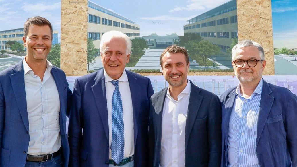 Da sinistra Valerio Mari Il presidente della Regione Toscana Eugenio Giani Il sindaco Falchi e l’assessore regionale Bezzini Da sinistra Valerio Mari Il presidente della Regione Toscana Eugenio Giani Il sindaco Falchi e l’assessore regionale Bezzini