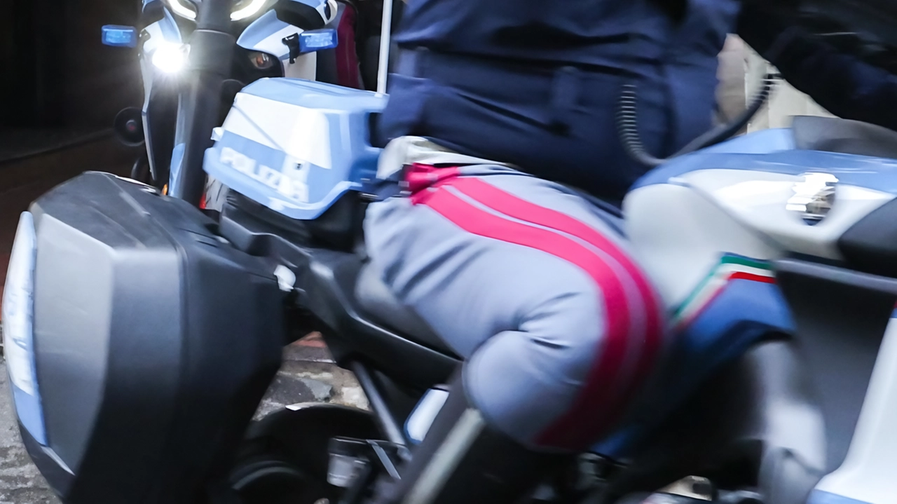 FIRENZE Forse sognavano il colpo grosso: svaligiare un portavalori, che immaginavano stracolmo di banconote frutto dell’incasso del supermercato. Ma non sapevano... FIRENZE Forse sognavano il colpo grosso: svaligiare un portavalori, che immaginavano stracolmo di banconote frutto dell’incasso del supermercato. Ma non sapevano...