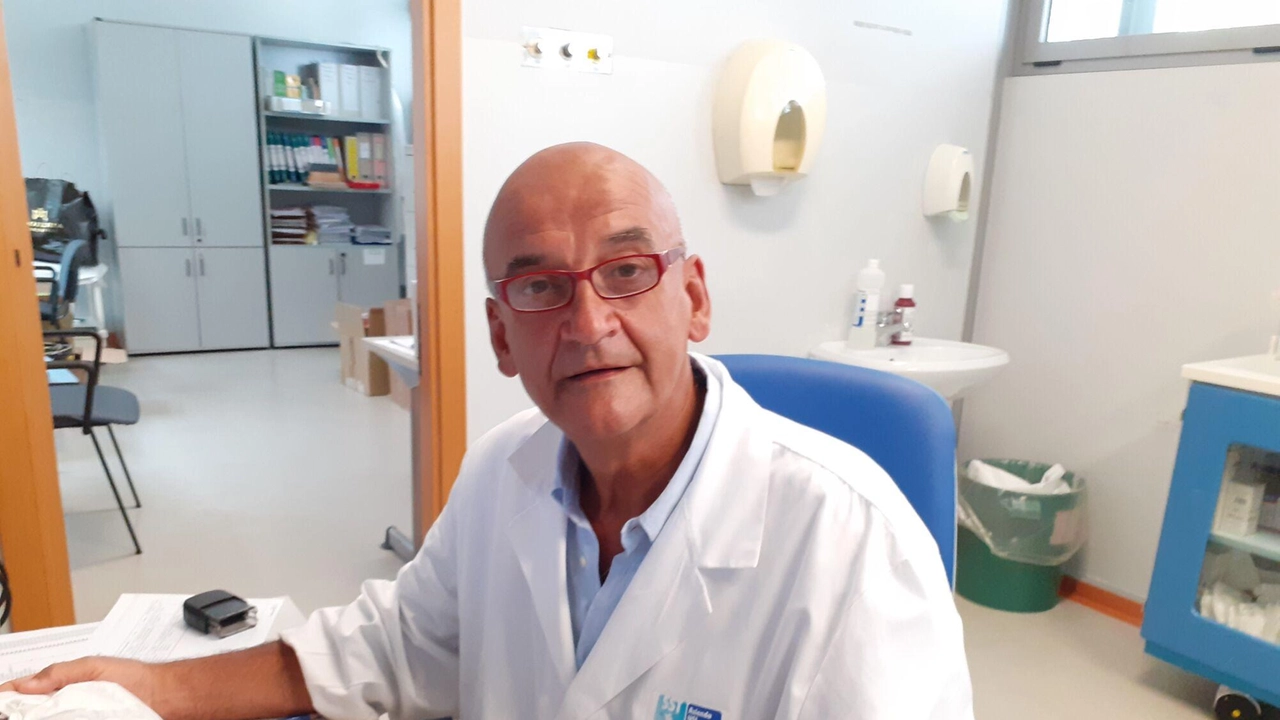 Il chirurgo Duilio Francesconi è il consigliere ’’anziano’’, ovvero il più votato tra tutti gli eletti in consiglio comunale. Ed è uno degli esponenti di spicco della “Lista Blu Del Ghingaro Sindaco“ Il chirurgo Duilio Francesconi è il consigliere ’’anziano’’, ovvero il più votato tra tutti gli eletti in consiglio comunale. Ed è uno degli esponenti di spicco della “Lista Blu Del Ghingaro Sindaco“