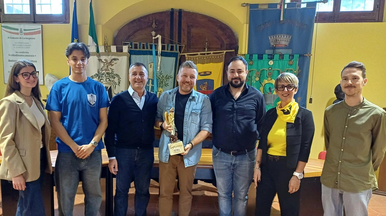 La presentazione del trofeo del San Michele che verrà assegnato domenica La presentazione del trofeo del San Michele che verrà assegnato domenica
