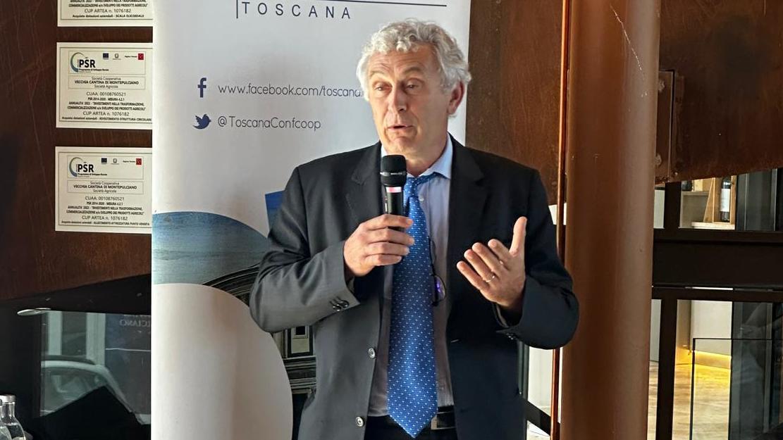 https://www.lanazione.it/image-service/view/acePublic/alias/contentid/ZDIxODRmNjUtNjllNS00/0/momento-di-difficolta-aiuto-dalle-istituzioni.jpeg?f=16:9&w=1200&h=630