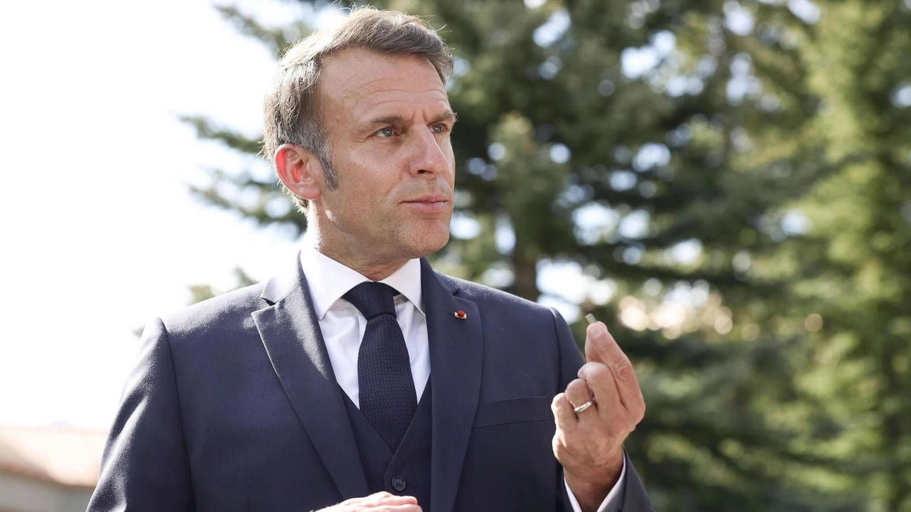 Il presidente francese incarica il ministro degli Esteri di proporre una soluzione negoziata al conflitto tra Israele e Iran. Il presidente francese incarica il ministro degli Esteri di proporre una soluzione negoziata al conflitto tra Israele e Iran.
