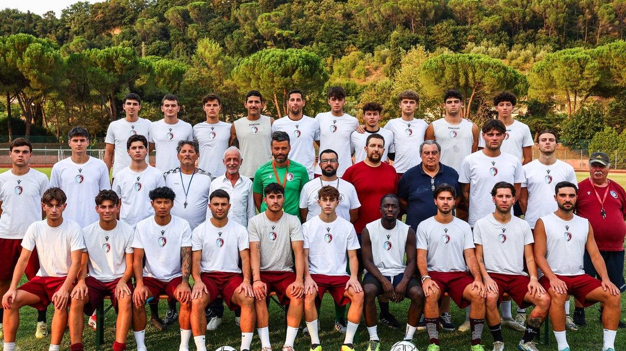 La squadra del Montelupo che disputerà il campionato in Promozione La squadra del Montelupo che disputerà il campionato in Promozione