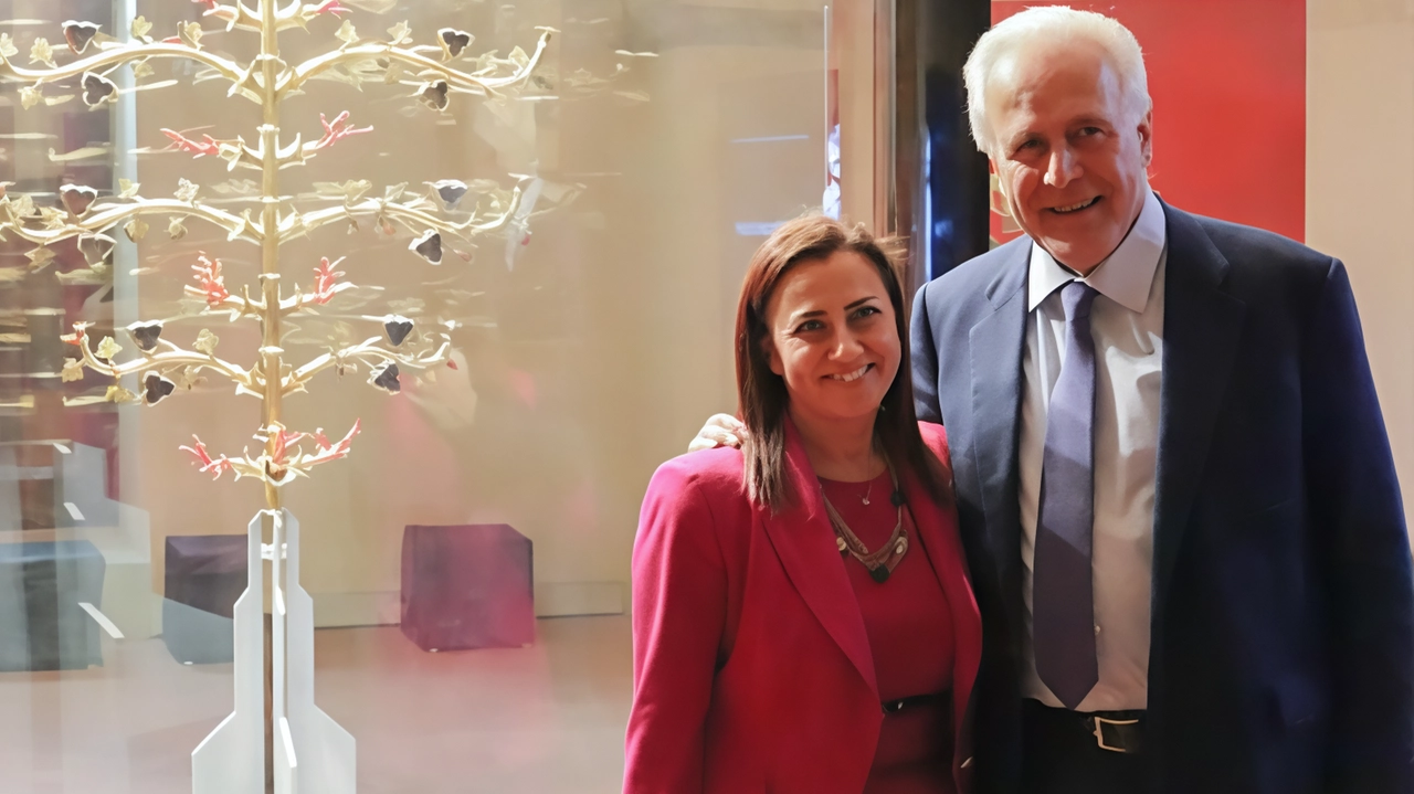 Vertice istituzionale sulle politiche e i progetti per contrastare un fenomeno in aumento. Il presidente della Regione Giani ha rivendicato l’iniziativa che sostiene i paesi più a rischio. Vertice istituzionale sulle politiche e i progetti per contrastare un fenomeno in aumento. Il presidente della Regione Giani ha rivendicato l’iniziativa che sostiene i paesi più a rischio.