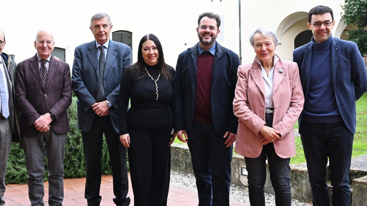 I partecipanti all’incontro in cui è stato annunciato il vincitore dell’edizione 2024 del Premio Rotari Puccini per la ricerca I partecipanti all’incontro in cui è stato annunciato il vincitore dell’edizione 2024 del Premio Rotari Puccini per la ricerca