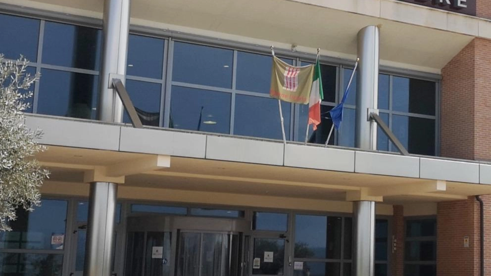 Sindaci e vertici Usl discutono del futuro dell'ospedale di Pantalla, con l'obiettivo di risolvere le problematiche e migliorare i servizi sanitari per i cittadini della Media Valle del Tevere. Si valuta un possibile accorpamento con l'Azienda ospedaliera di Perugia e si punta a potenziare il personale e i servizi offerti. Sindaci e vertici Usl discutono del futuro dell'ospedale di Pantalla, con l'obiettivo di risolvere le problematiche e migliorare i servizi sanitari per i cittadini della Media Valle del Tevere. Si valuta un possibile accorpamento con l'Azienda ospedaliera di Perugia e si punta a potenziare il personale e i servizi offerti.