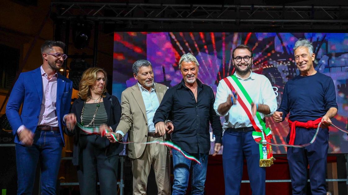 “Luminaria“ fa il pieno. Bagno di folla per Ivana tra le opere... brillanti