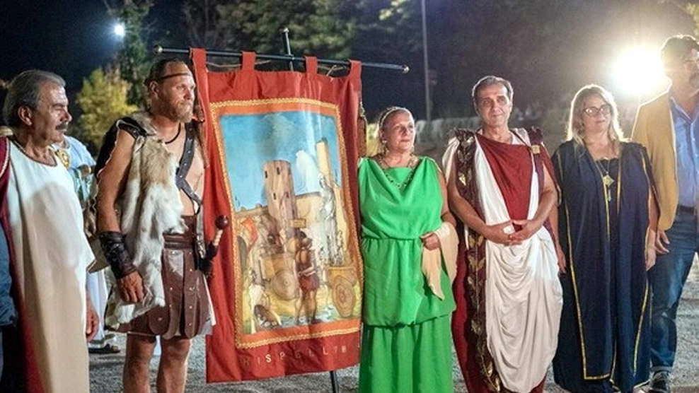 La Disfida di Hispellum a Spello ha visto la vittoria del Municipium di Scheggia e Pascelupo per il secondo anno consecutivo. Una competizione di bighe romane avvincente tra vari Municipia, commentata da Gilberto Scalabrini, che si è svolta di fronte a un pubblico numeroso e appassionato. La Disfida di Hispellum a Spello ha visto la vittoria del Municipium di Scheggia e Pascelupo per il secondo anno consecutivo. Una competizione di bighe romane avvincente tra vari Municipia, commentata da Gilberto Scalabrini, che si è svolta di fronte a un pubblico numeroso e appassionato.