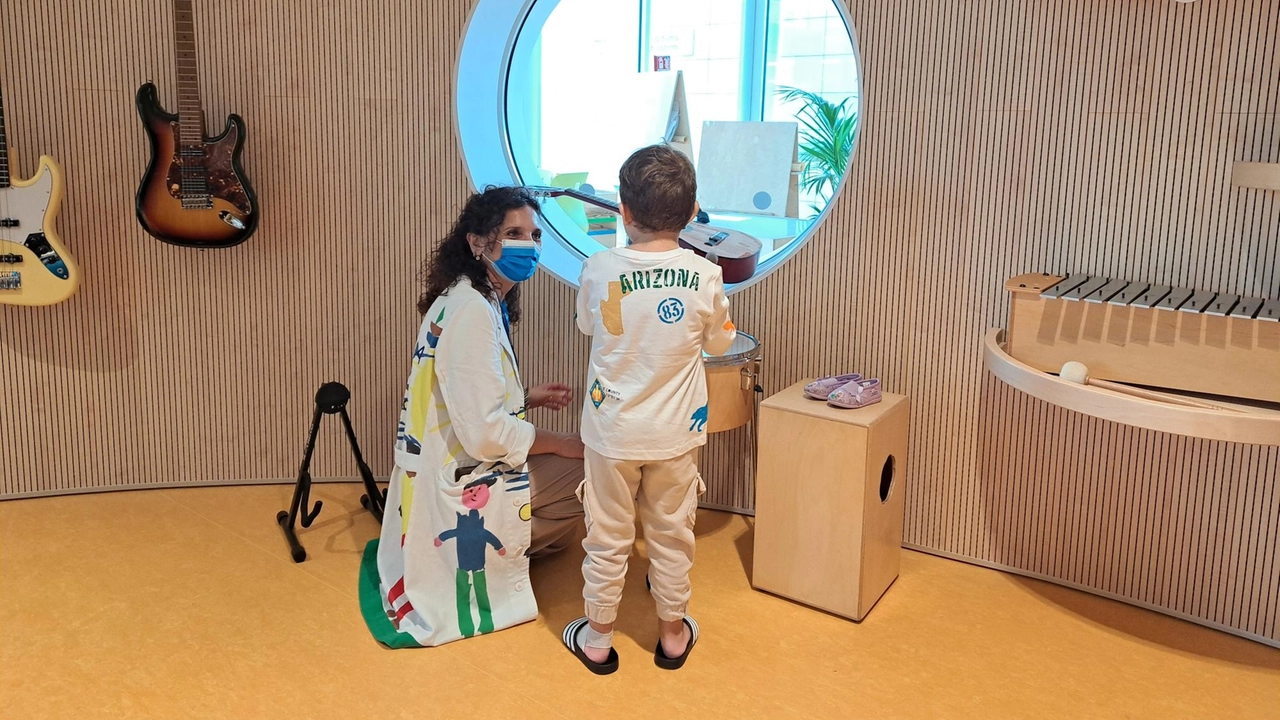 Il Comune di Carmignano ha approvato progetti per rendere la scuola materna "Ida Baccini" ambientalmente sostenibile con interventi di efficientamento energetico e impianto fotovoltaico. Altri edifici storici vengono invece messi all'asta per essere riconvertiti. Il Comune di Carmignano ha approvato progetti per rendere la scuola materna "Ida Baccini" ambientalmente sostenibile con interventi di efficientamento energetico e impianto fotovoltaico. Altri edifici storici vengono invece messi all'asta per essere riconvertiti.