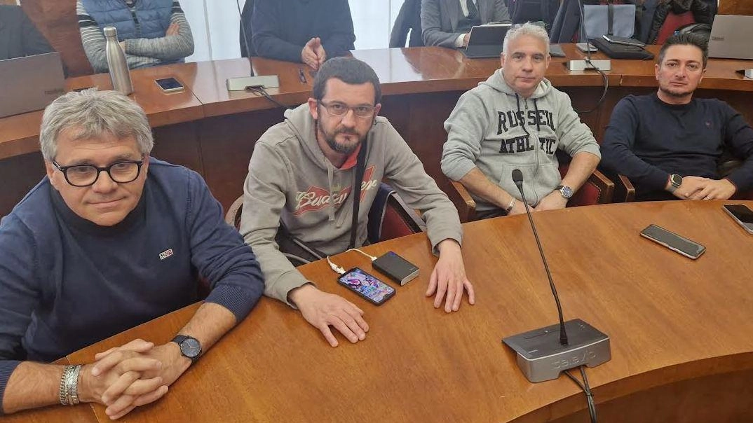 Nuova riunione al ministero: l’azianda annuncia l’incarico a Sernet. I sindacati: "La società resti fino a reindustrializzazione ultimata".