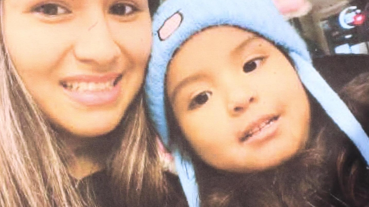 Un nuovo pool investigativo della mamma della bambina scomparsa chiederà di accertare i donatori delle tracce trovate sull’orsacchiotto. Il reperto era in una stanza occupata da rumeni. Un nuovo pool investigativo della mamma della bambina scomparsa chiederà di accertare i donatori delle tracce trovate sull’orsacchiotto. Il reperto era in una stanza occupata da rumeni.