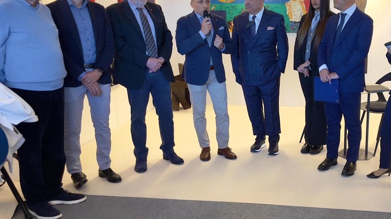 Bastia Umbra, inaugurata la 50ª edizione di Amab. Appuntamento imperdibile per galleristi, artisti e collezionisti da tutto il mondo