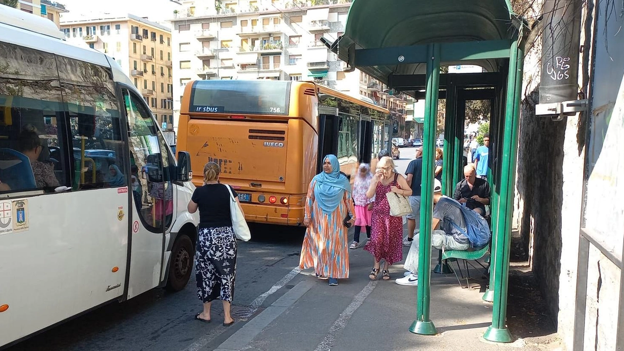 Via Veneto nel mirino: "Non possiamo accettare che l’ente ci ignori". Alta adesione tra i conducenti allo sciopero Cobas: passeggeri appiedati. Via Veneto nel mirino: "Non possiamo accettare che l’ente ci ignori". Alta adesione tra i conducenti allo sciopero Cobas: passeggeri appiedati.