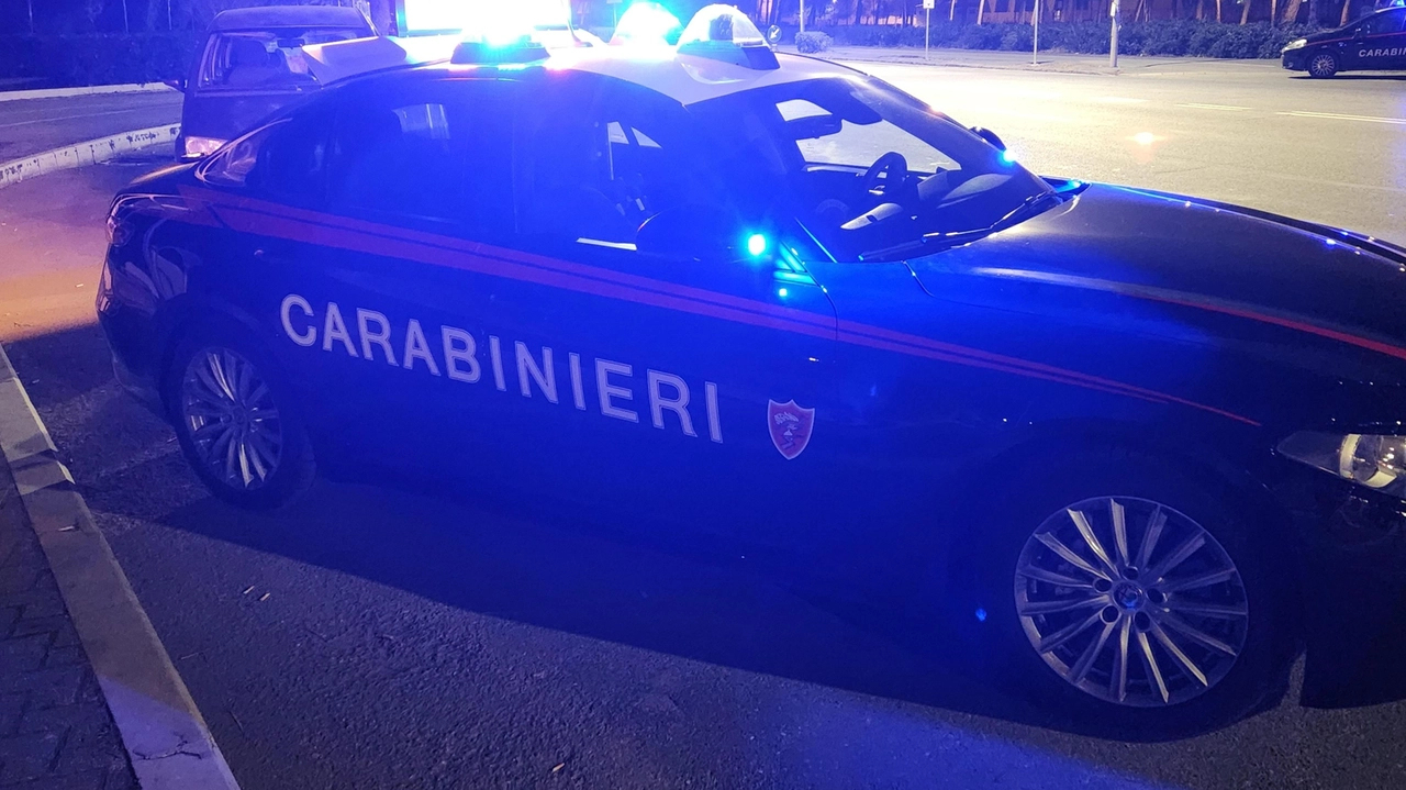 I carabinieri, coordinati dal colonnello Roberto Ghiorzi, hanno arrestato uno straniero spacciatore e che occupava abusivamente una proprietà altrui I carabinieri, coordinati dal colonnello Roberto Ghiorzi, hanno arrestato uno straniero spacciatore e che occupava abusivamente una proprietà altrui