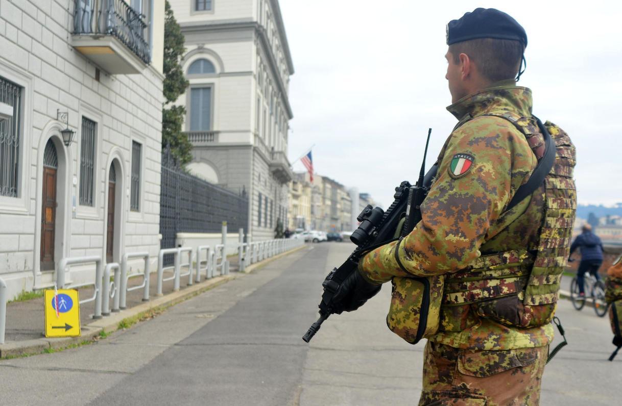 https://www.lanazione.it/image-service/view/acePublic/alias/contentid/ZDMwZDkxZTQtMmM0NS00/0/guerra-israele-iran-firenze-sorvegliata-decine-gli-obiettivi-il-livello-e-altissimo.jpeg