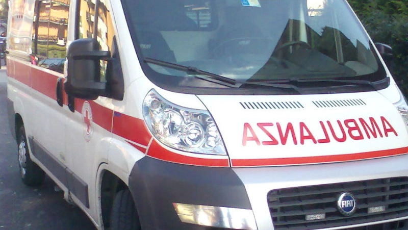 Sul posto è intervenuta l'ambulanza del 118 ma per l'uomo non c'è stato nulla da fare Sul posto è intervenuta l'ambulanza del 118 ma per l'uomo non c'è stato nulla da fare