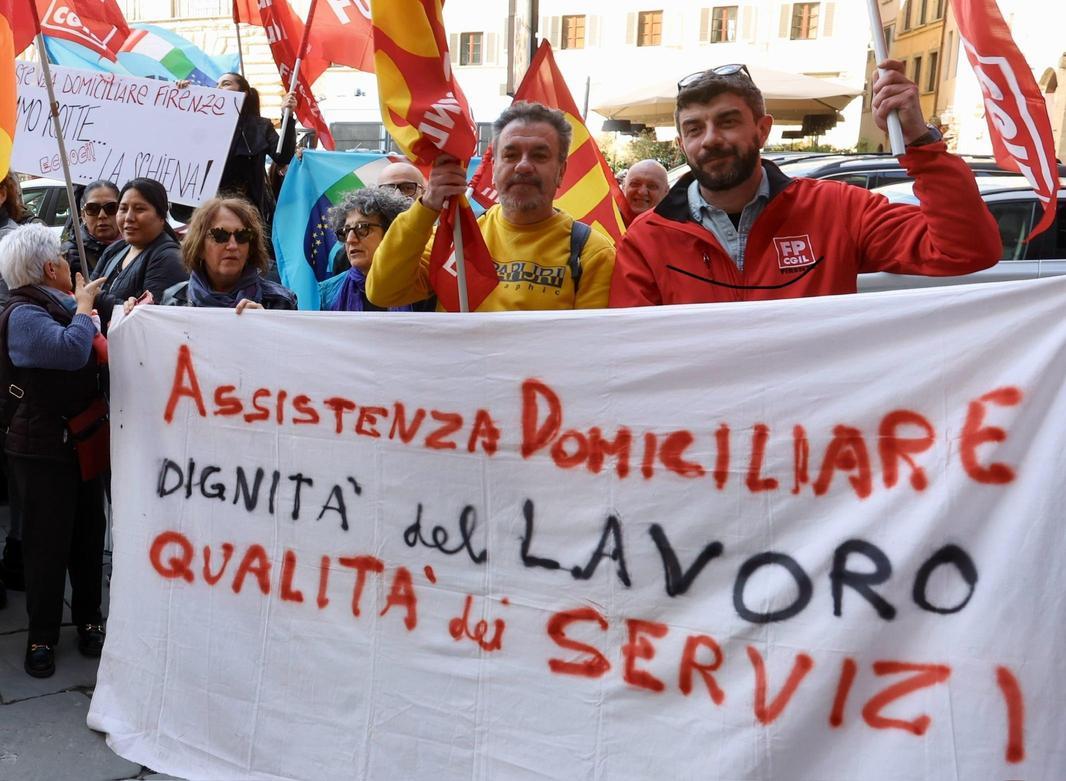 Bomba sull’assistenza domiciliare. La Asl vuole internalizzare. A rischio 74 posti dentro Elleuno Bomba sull’assistenza domiciliare. La Asl vuole internalizzare. A rischio 74 posti dentro Elleuno