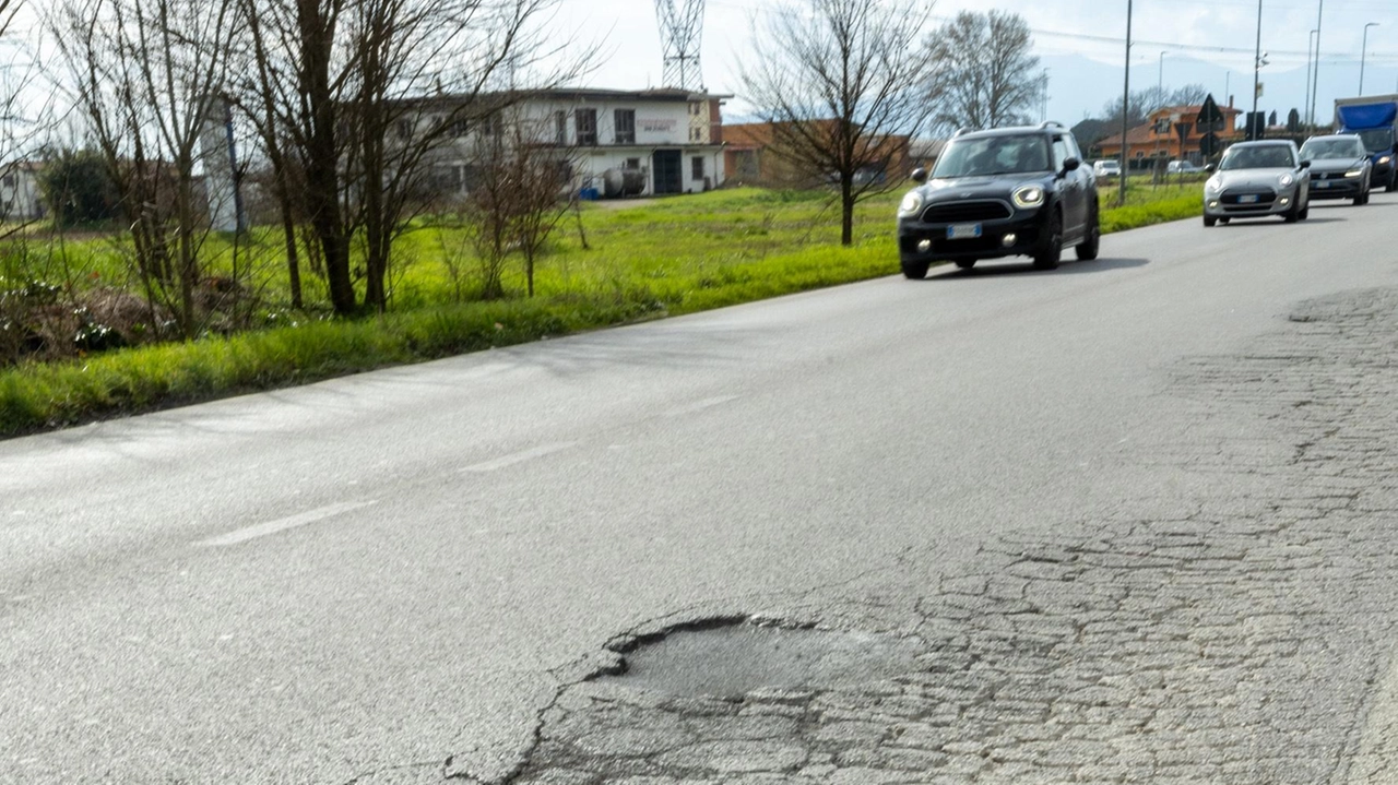 Viabilità e sicurezza a rischio sulla Camporcioni a causa delle troppe buche (Goiorani) Viabilità e sicurezza a rischio sulla Camporcioni a causa delle troppe buche (Goiorani)