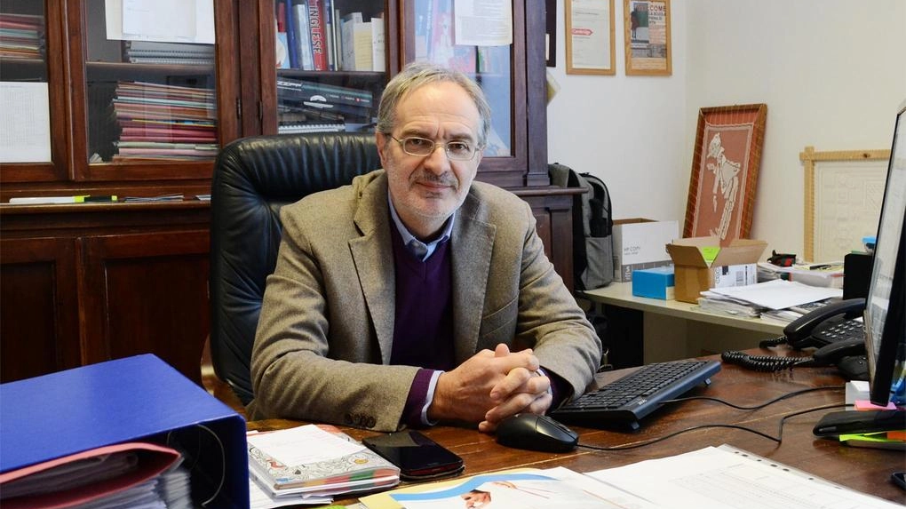 Il professor Luca Gaggioli, preside dell’Istituto Comprensivo Bonaccorso da Montemagno, riprende da oggi il suo ruolo di dirigente scolastico Il professor Luca Gaggioli, preside dell’Istituto Comprensivo Bonaccorso da Montemagno, riprende da oggi il suo ruolo di dirigente scolastico