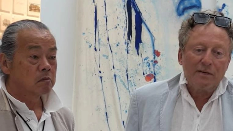 Da sinistra: Mutsuo Hirano e Thomas Lange, le loro opere in “Boccaccio25”. La mostra. da domani. al 18 maggio a Palazzo Pretorio a Certaldo Da sinistra: Mutsuo Hirano e Thomas Lange, le loro opere in “Boccaccio25”. La mostra. da domani. al 18 maggio a Palazzo Pretorio a Certaldo