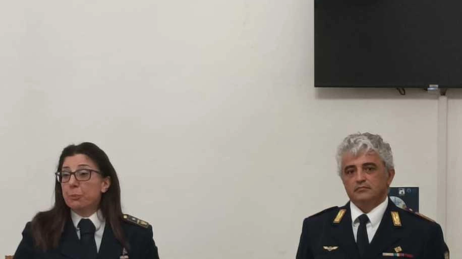 Con l’evoluzione della tecnologia, anche nella vita quotidiana è fondamentale essere a conoscenza dei pericoli, che possono arrivare via web.... Con l’evoluzione della tecnologia, anche nella vita quotidiana è fondamentale essere a conoscenza dei pericoli, che possono arrivare via web....