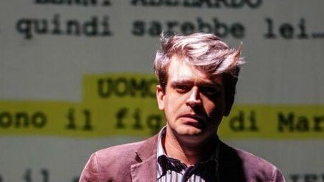Stasera alle 21 al Teatro Dovizi di Bibbiena, va in scena "Paolo Sorrentino vieni devo dirti una cosa - tutto...