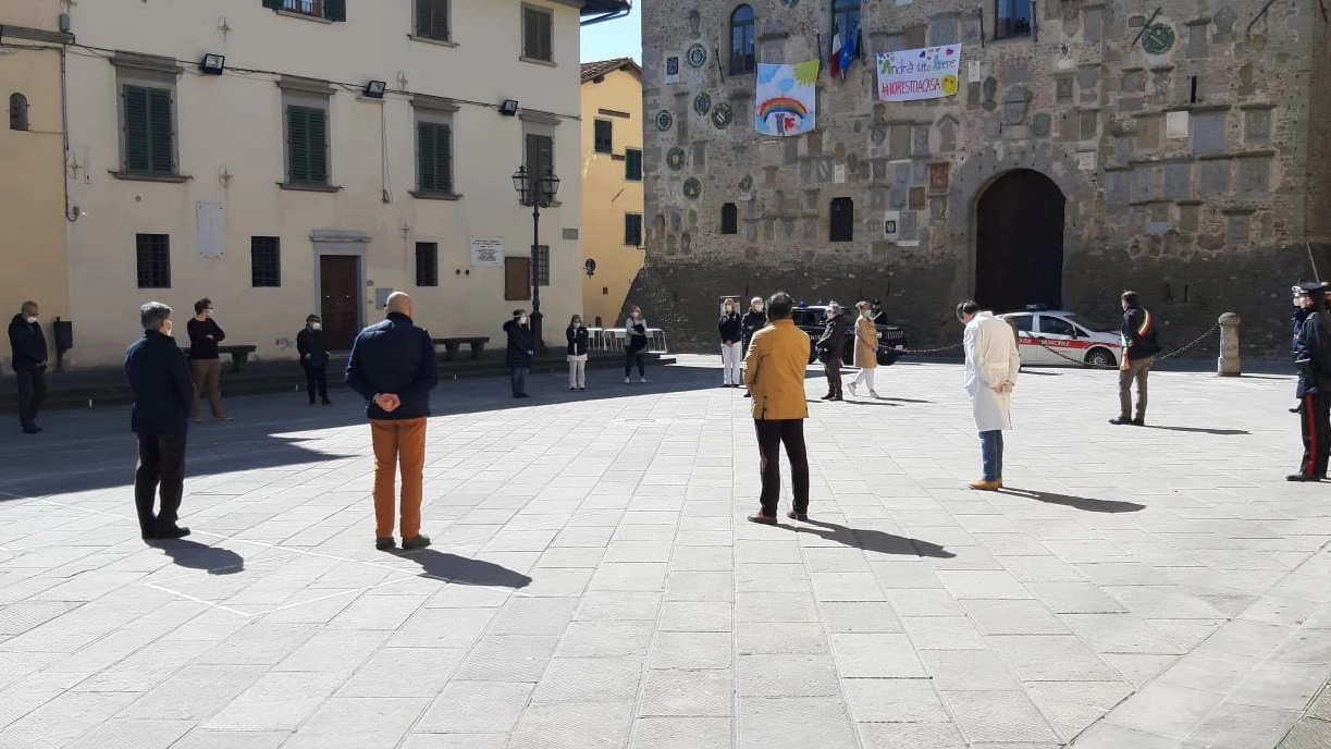 Il minuto di silenzio a Scarperia per ricordare il dottor Iannucci Il minuto di silenzio a Scarperia per ricordare il dottor Iannucci