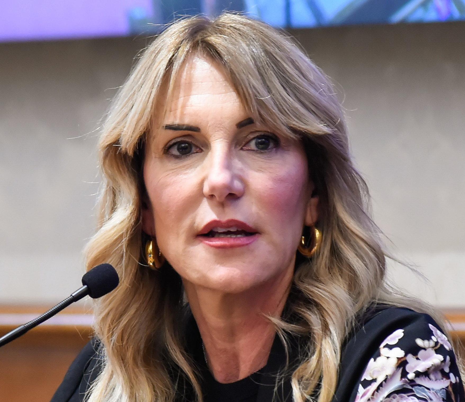 https://www.lanazione.it/image-service/view/acePublic/alias/contentid/ZDMzNzgxOWEtYjQ4OS00/0/il-porto-di-carrara-sotto-livorno-la-lega-presenta-lemendamento.jpeg