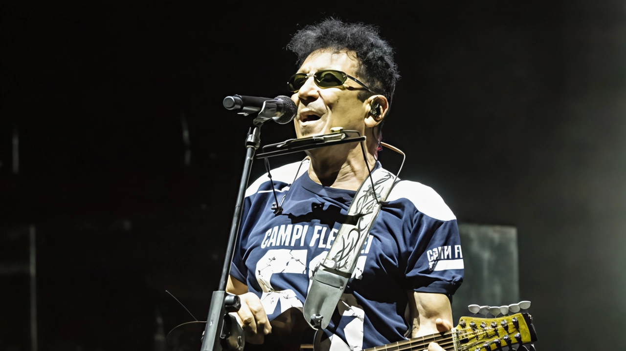 Il rocker di fama nazionale Edoardo Bennato si esibirà il 31 sera in piazza Resistenza Il rocker di fama nazionale Edoardo Bennato si esibirà il 31 sera in piazza Resistenza
