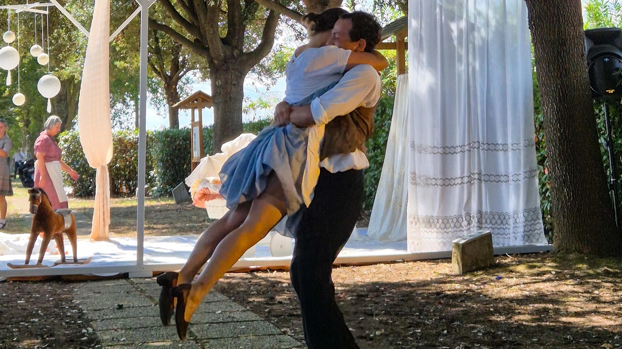 Una scena dello spettacolo di Firenza Guidi, regista,. autrice e direttrice della compagnia ElanFrantoio Una scena dello spettacolo di Firenza Guidi, regista,. autrice e direttrice della compagnia ElanFrantoio