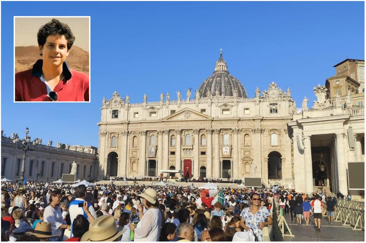 https://www.lanazione.it/image-service/view/acePublic/alias/contentid/ZDNhZDYwZGUtZTU5Zi00/0/piazza-san-pietro-dove-oggi-sara-proclamato-santo-carlo-acutis-nel-riquadro.jpeg?f=1.90:1&w=1200