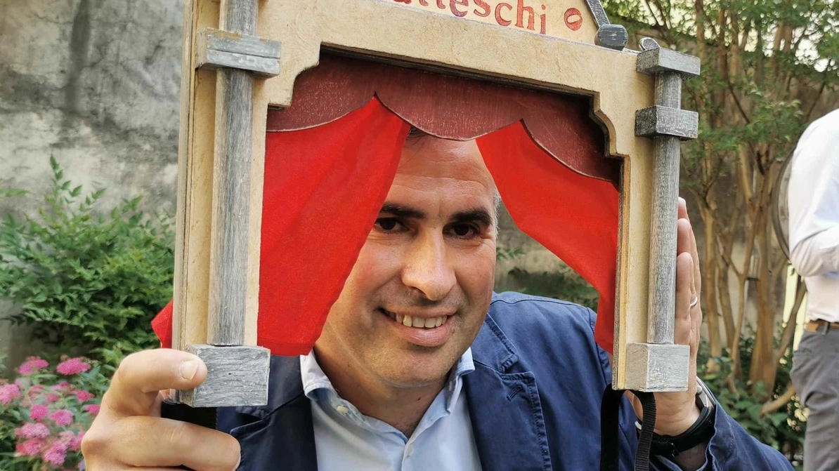 Lo spazio ospiterà incontri, letture e spettacoli per tutto il mese di settembre Il pomeriggio resta aperto anche. il caffè