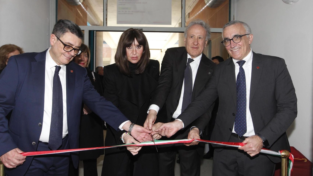 Inaugurati ieri i nuovi laboratori al Polo scientifico di San Miniato. Fondi Pnrr stanziati dal Ministero per il Santa Chiara Lab dell’Università.