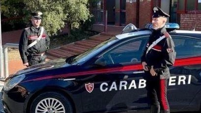 SANTA MARIA A MONTE La madre ottantenne detiene illegalmente i fucili del marito morto nel 2020. Il figlio cinquantaseienne usa uno...