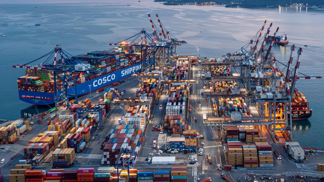 Una veduta aerea del terminal di Lsct. Quest’anno è stato superato il tetto dei 1.100.000 teus movimentati, e le prospettive per il 2025 stimano un ulteriore aumento dei traffici Una veduta aerea del terminal di Lsct. Quest’anno è stato superato il tetto dei 1.100.000 teus movimentati, e le prospettive per il 2025 stimano un ulteriore aumento dei traffici