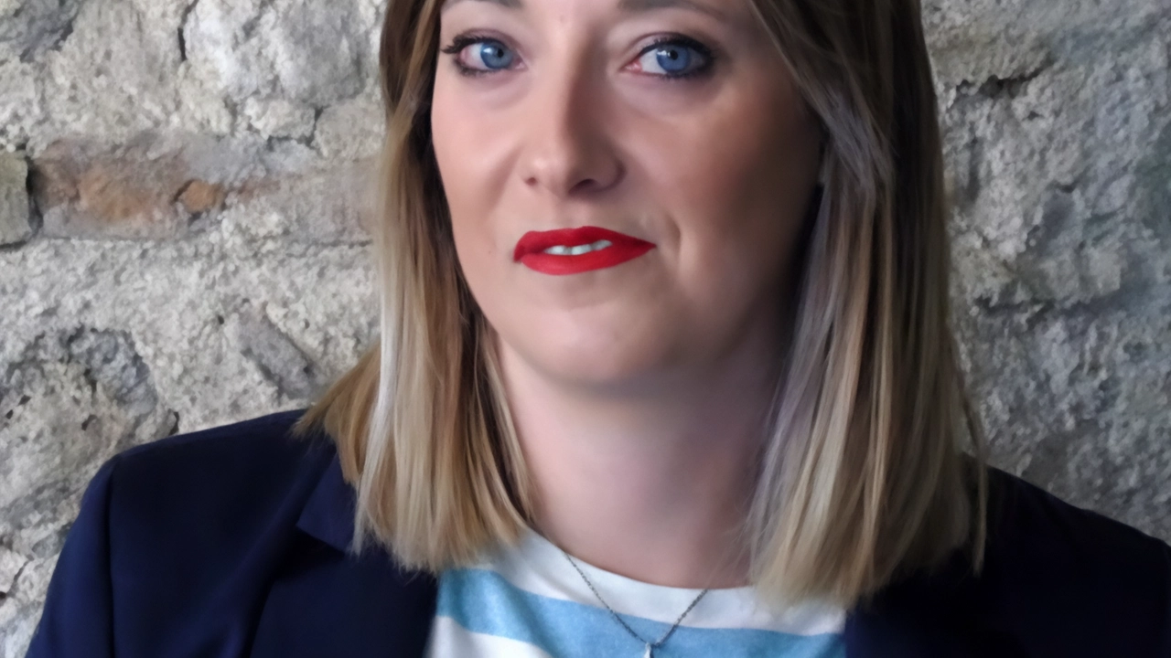 Nel primo semestre 2024 l'Umbria perde 557 posti di lavoro, con un calo del 3,3%. La candidata Martina Leonardi critica le politiche passate e attuali, puntando su un'economia più equa e sostenibile. Nel primo semestre 2024 l'Umbria perde 557 posti di lavoro, con un calo del 3,3%. La candidata Martina Leonardi critica le politiche passate e attuali, puntando su un'economia più equa e sostenibile.