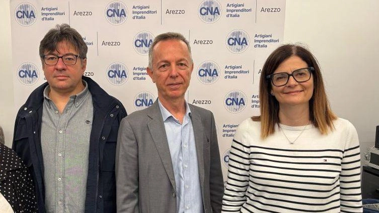 Rinnovo delle cariche di Cna: al centro Paolo Pernici Rinnovo delle cariche di Cna: al centro Paolo Pernici
