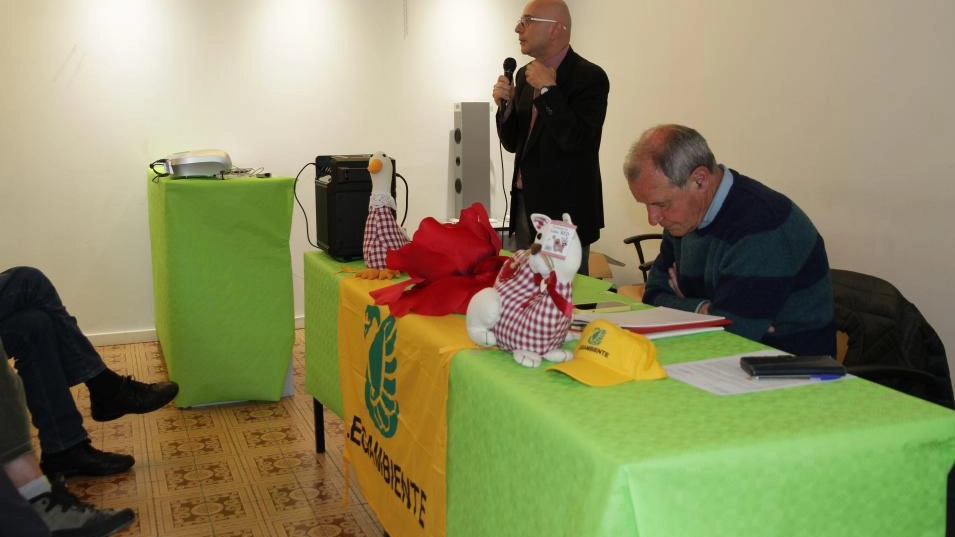 Una delle passate assemblee organizzate per discutere del progetto del collegamento della Doganaccia, con il presidente della provincia Marmo Una delle passate assemblee organizzate per discutere del progetto del collegamento della Doganaccia, con il presidente della provincia Marmo