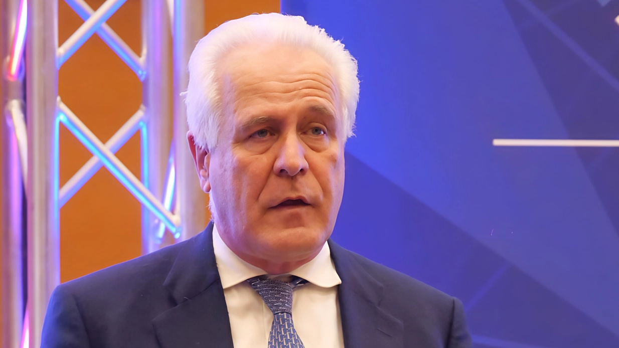 "Nuove prospettive per Badia Tedalda": è questo il titolo del convegno in programma stamani nella sede dell’istituto scolastico comprensivo "Fratelli... "Nuove prospettive per Badia Tedalda": è questo il titolo del convegno in programma stamani nella sede dell’istituto scolastico comprensivo "Fratelli...