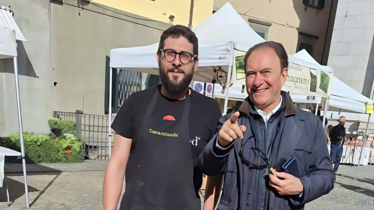 Il programma Rai "Paesi che vai..." arriva a Pontremoli per raccontare la storia di "Pontremoli Barocca" e le nobili famiglie che l'hanno resa un gioiello del 1700. Livio Leonardi guida gli spettatori tra palazzi e opere d'arte barocche, svelando segreti e leggende del luogo. Il programma Rai "Paesi che vai..." arriva a Pontremoli per raccontare la storia di "Pontremoli Barocca" e le nobili famiglie che l'hanno resa un gioiello del 1700. Livio Leonardi guida gli spettatori tra palazzi e opere d'arte barocche, svelando segreti e leggende del luogo.