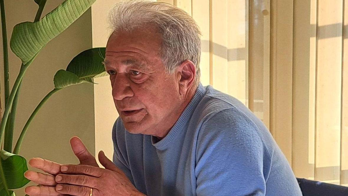 L’assessore all’urbanistica e all’edizilia Ermanno Sorbo durante il suo intervento in commissione sul nuovo Piano degli arenili