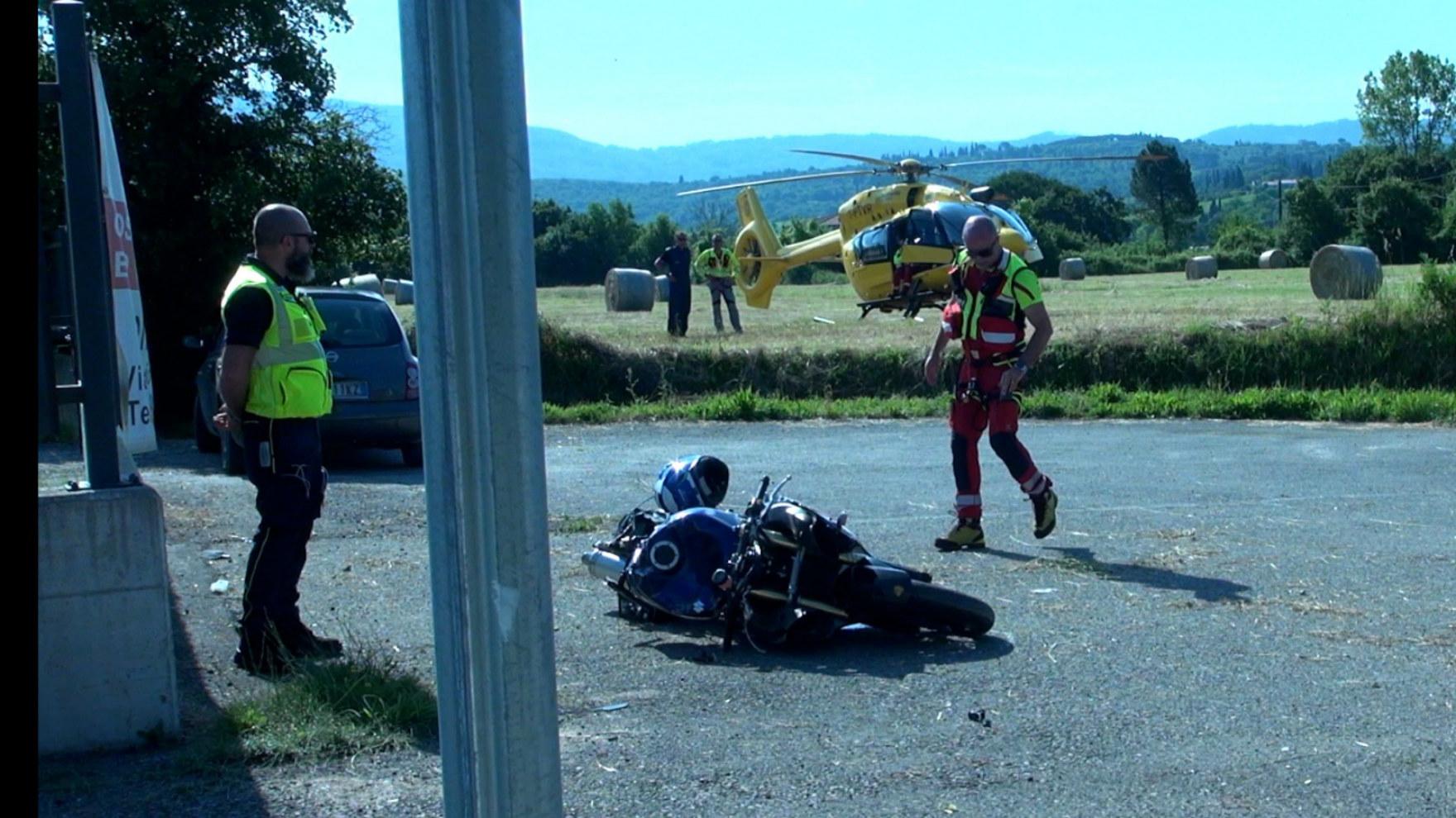 Scontro fatale con un furgone, padre di famiglia muore in moto. Chi era la vittima Scontro fatale con un furgone, padre di famiglia muore in moto. Chi era la vittima