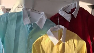 Torrita di Siena, grembiuli colorati a scuola contro stereotipi di genere: si accende il dibattito