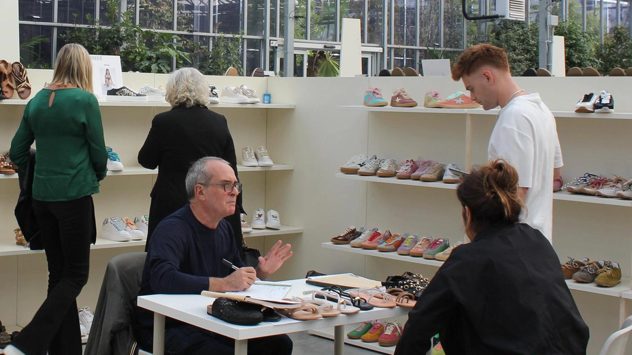 PISTOIA Sarà inaugurata domani, come oramai da tradizione nelle serre del "Toscana Fair" di via Bonellina, la 17° edizione di... PISTOIA Sarà inaugurata domani, come oramai da tradizione nelle serre del "Toscana Fair" di via Bonellina, la 17° edizione di...