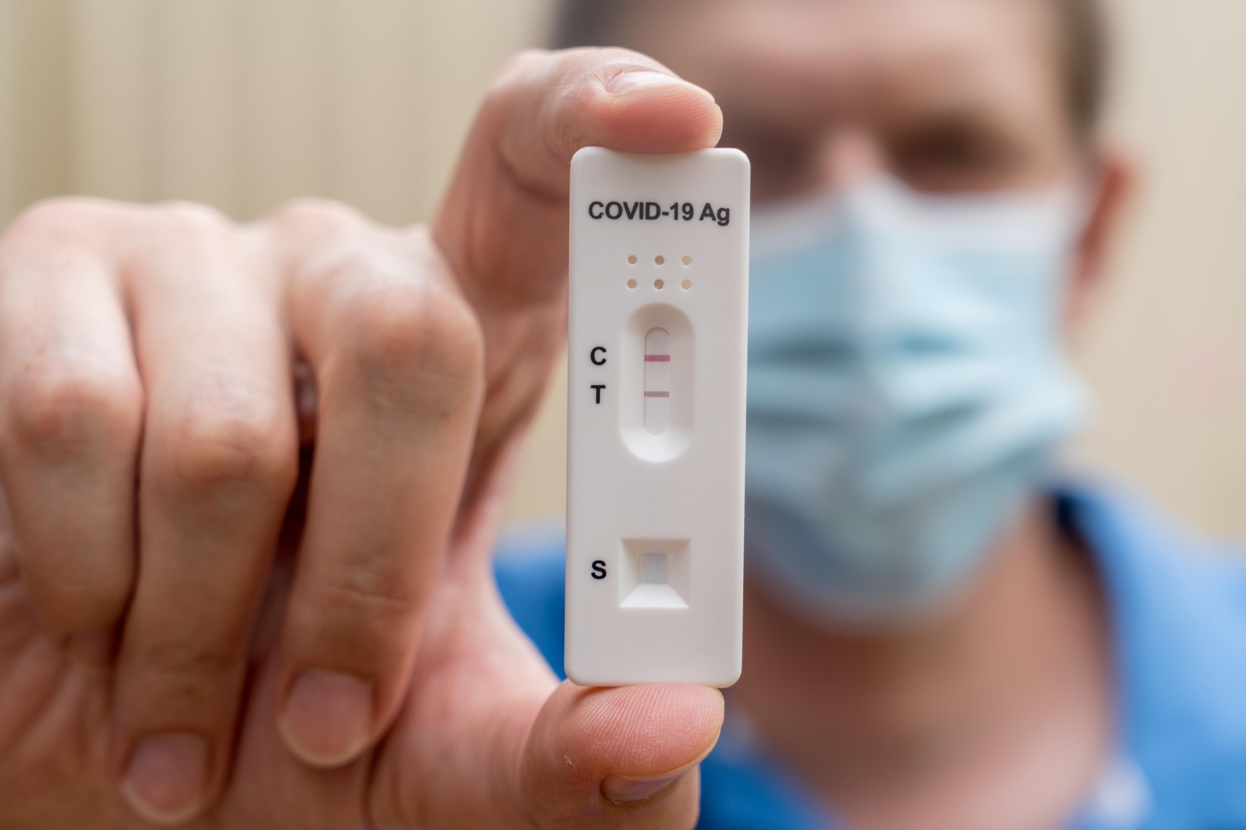 Morì in ospedale dopo aver preso il Covid, Asl condannata a risarcire 450mila euro Morì in ospedale dopo aver preso il Covid, Asl condannata a risarcire 450mila euro