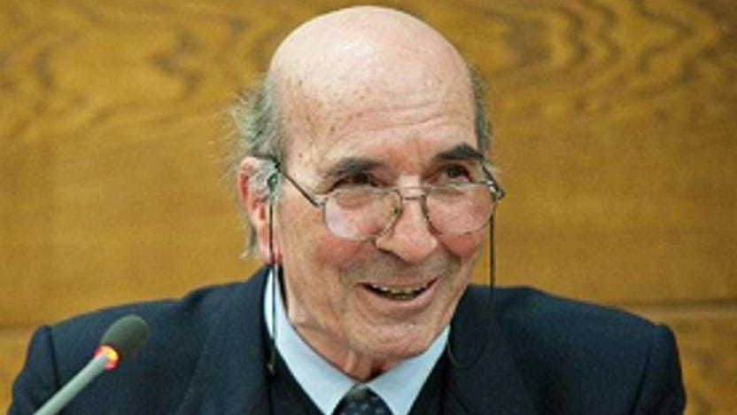 Romano Cosci, uno degli artisti pietrasantini più stimati a livello internazionale, è scomparso nel 2014 all’età di 75 anni Romano Cosci, uno degli artisti pietrasantini più stimati a livello internazionale, è scomparso nel 2014 all’età di 75 anni