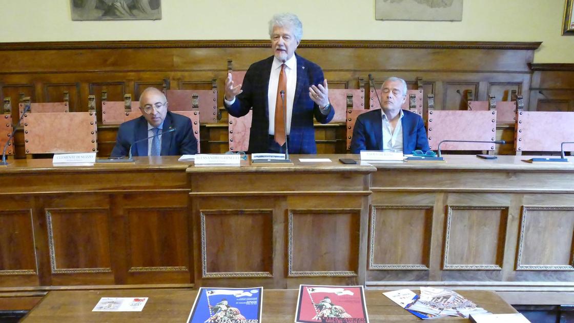 Il francobollo della Giostra. È già partita la corsa per averlo: dove si trova Il francobollo della Giostra. È già partita la corsa per averlo: dove si trova